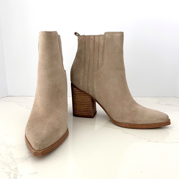 Marc Fisher Suede Heeled Ankle Boot Bootie Pointy Toe Pull On Light Tan Size 7.5 - Picture 1 of 11